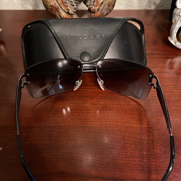 BVLGARI SUNGLASS. - Picture 5 of 12